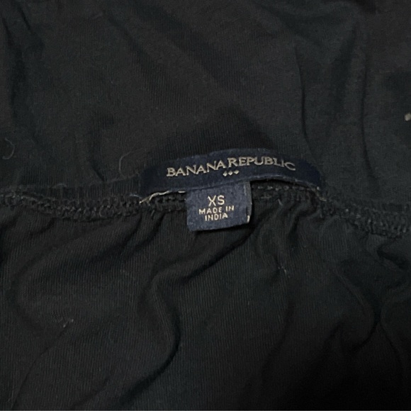 Banana Republic black women’s XS with ruffle detail - Picture 3 of 3